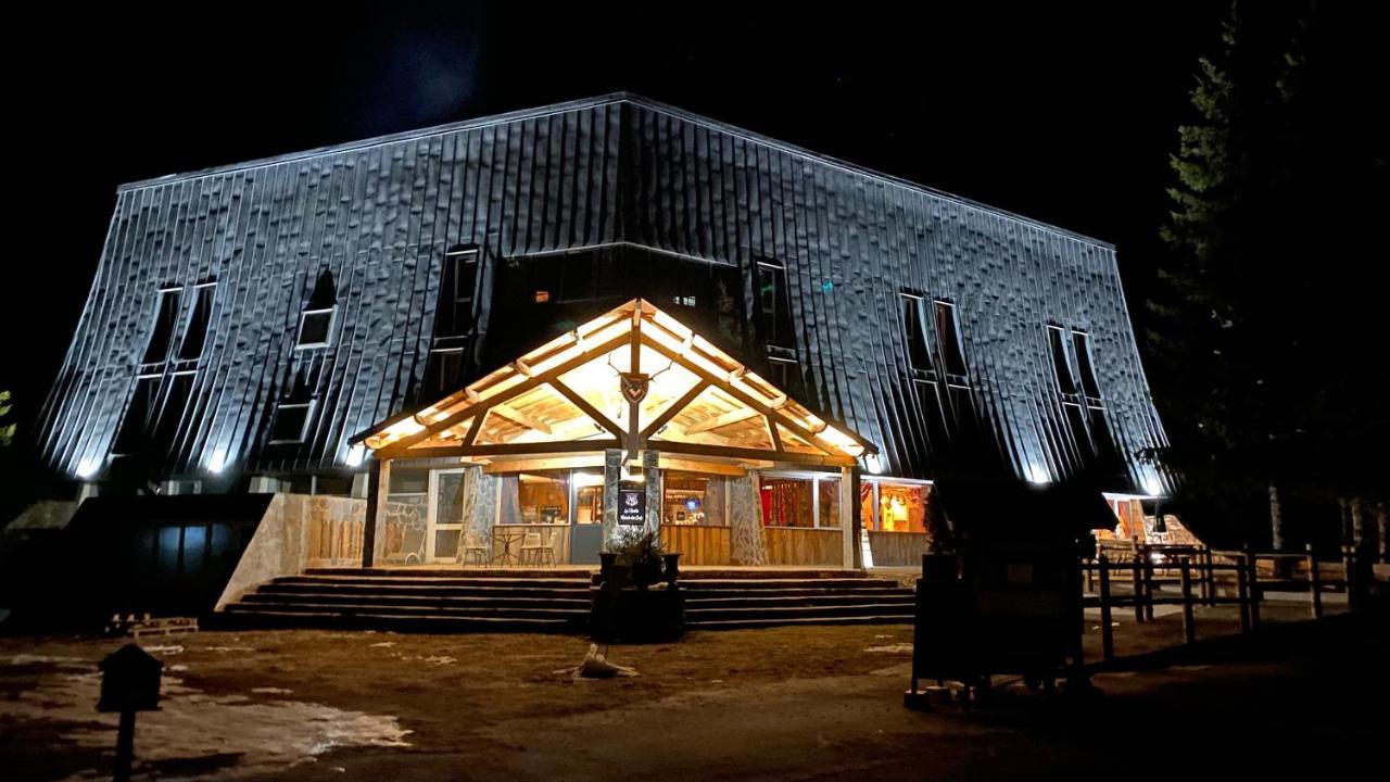 Montlo Relais Des Cerfs Hotel Cubieres Exterior photo