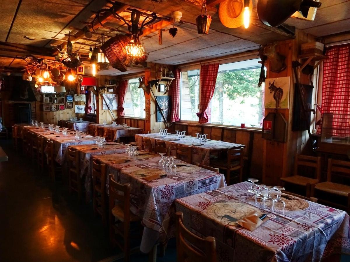 Montlo Relais Des Cerfs Hotel Cubieres Exterior photo